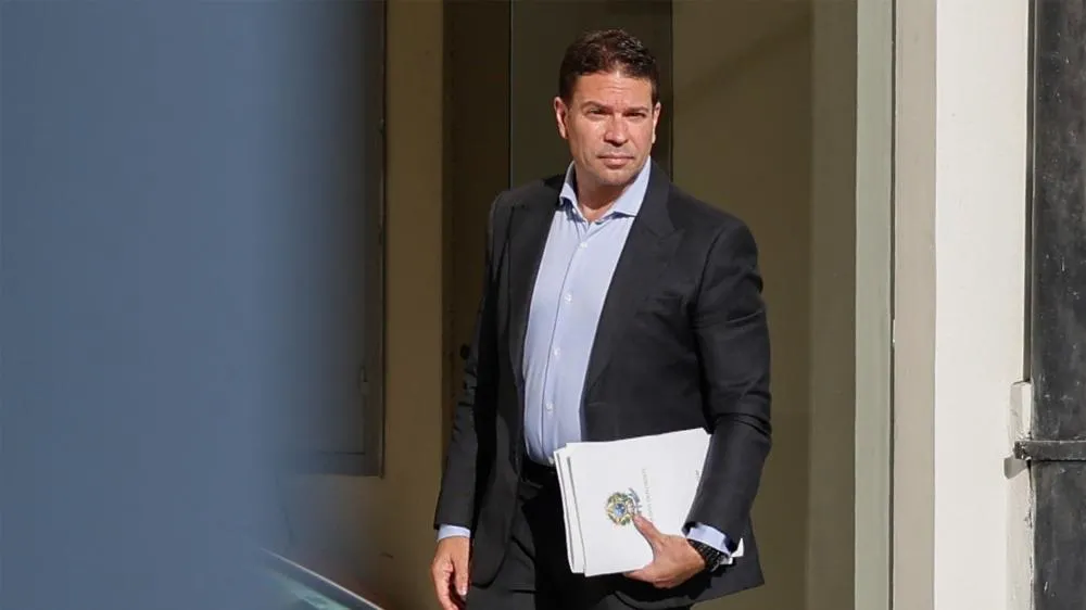 EUA ordenam saída de delegado da PF após monitoramento e prisão de Ramagem