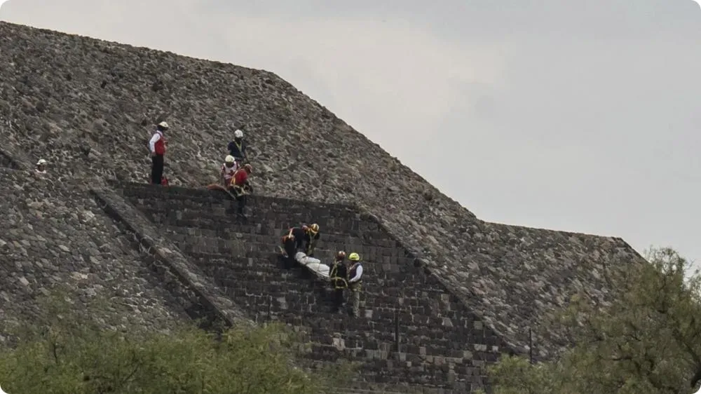 Câmera 360º registra chegada de atirador e correria de turistas nas pirâmides de Teotihuacán, no México