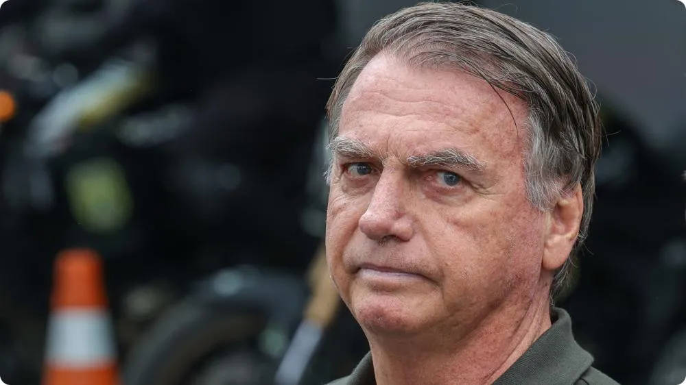 PGR dá parecer favorável para que Jair Bolsonaro realize cirurgia no ombro direito