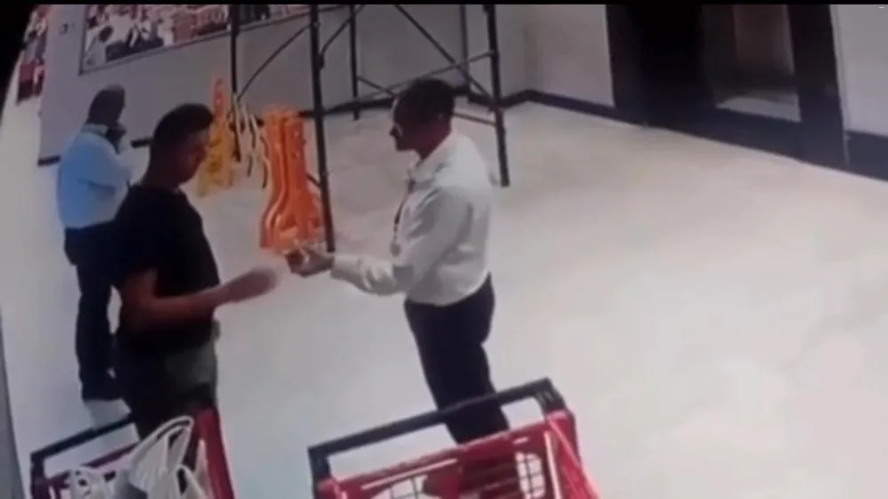 VÍDEO: Delegado da Polícia Federal é flagrado furtando produto em shopping no Recife