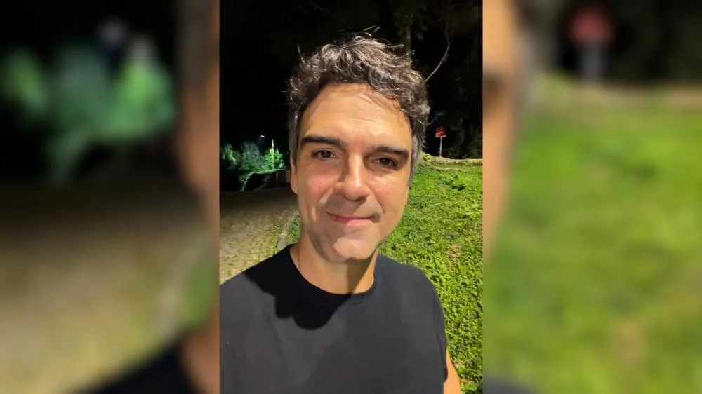 Mesmo abalado, Tadeu Schmidt homenageia Oscar e quebra o silêncio após a morte do irmão